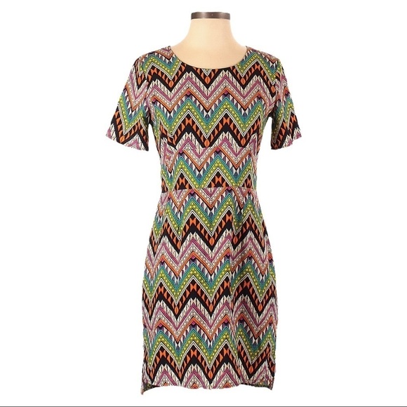 🌺 Aqua Geometric Chevron Print Bright Colorful Short Sleeve Mini Dress Size XS - Picture 1 of 10